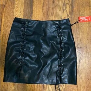 Leather skirt with ties